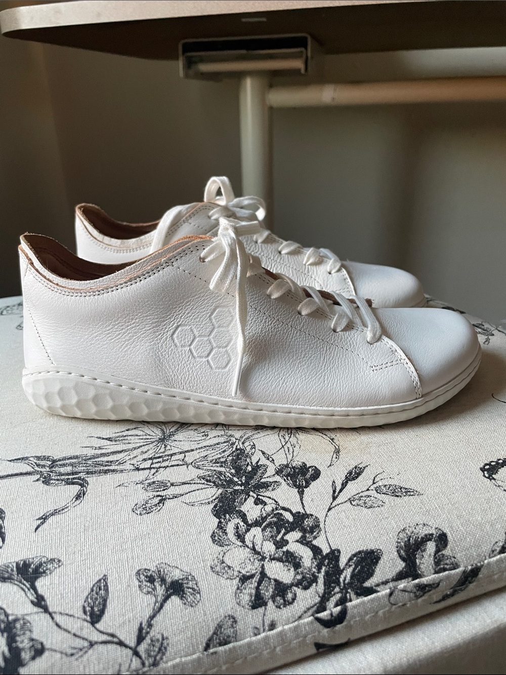Vivobarefoot Women's Geo Court III in Bright White